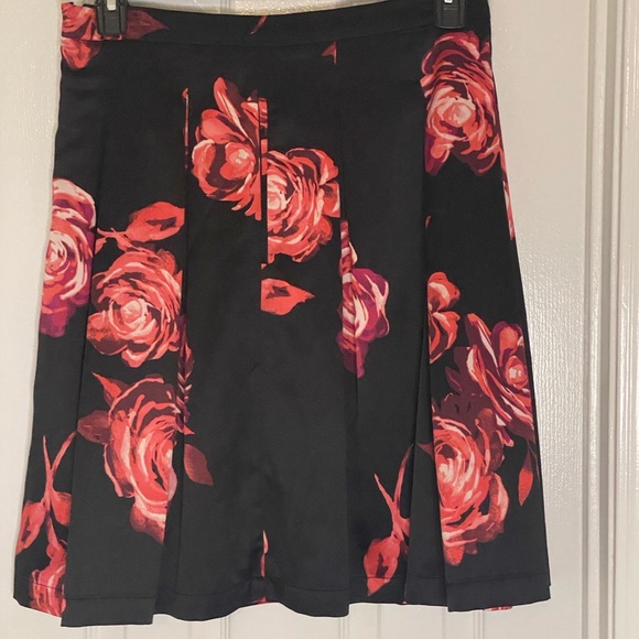 Eva Mendes Floral Skirt-8 - Picture 6 of 6